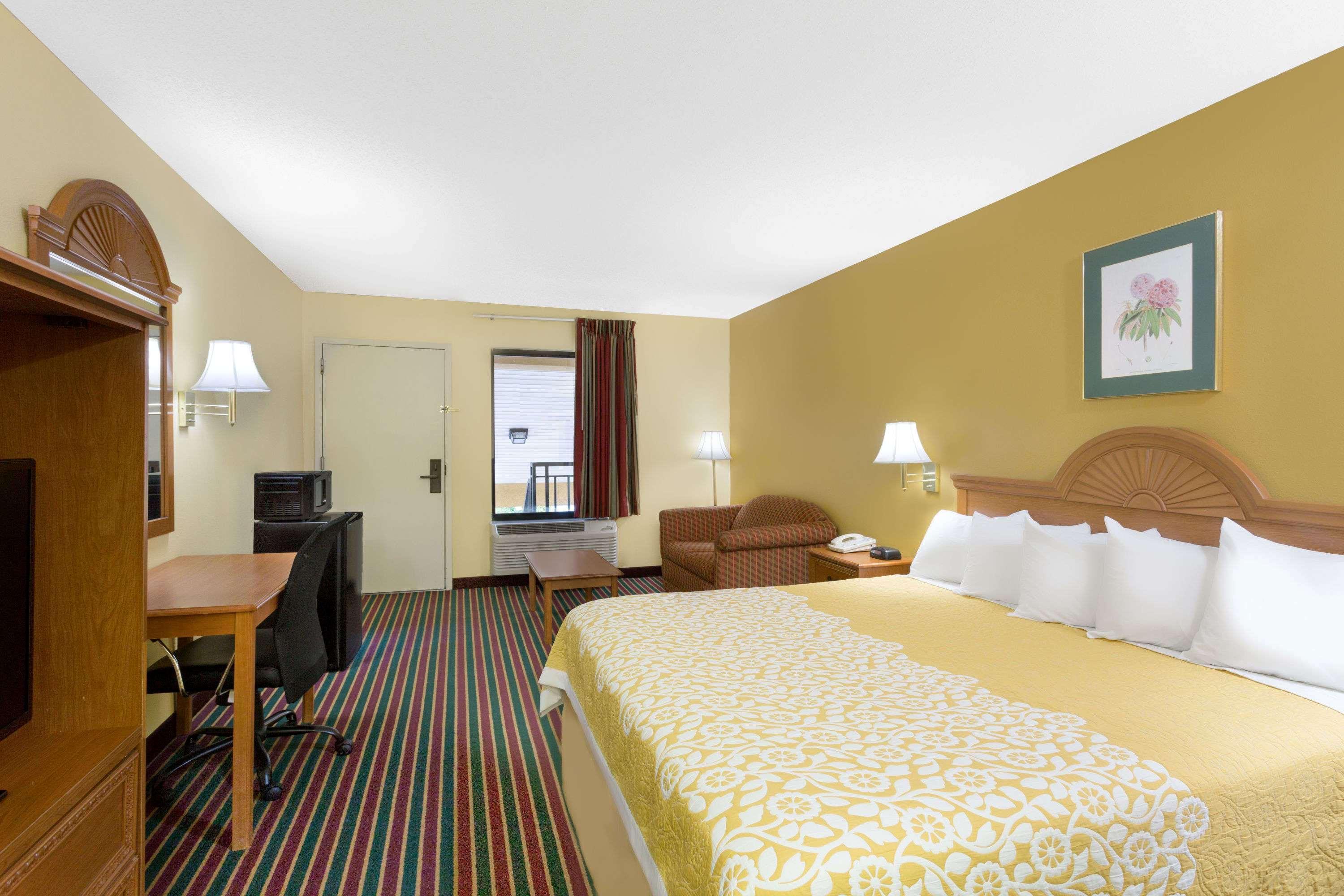Days Inn By Wyndham Biscoe Exterior photo
