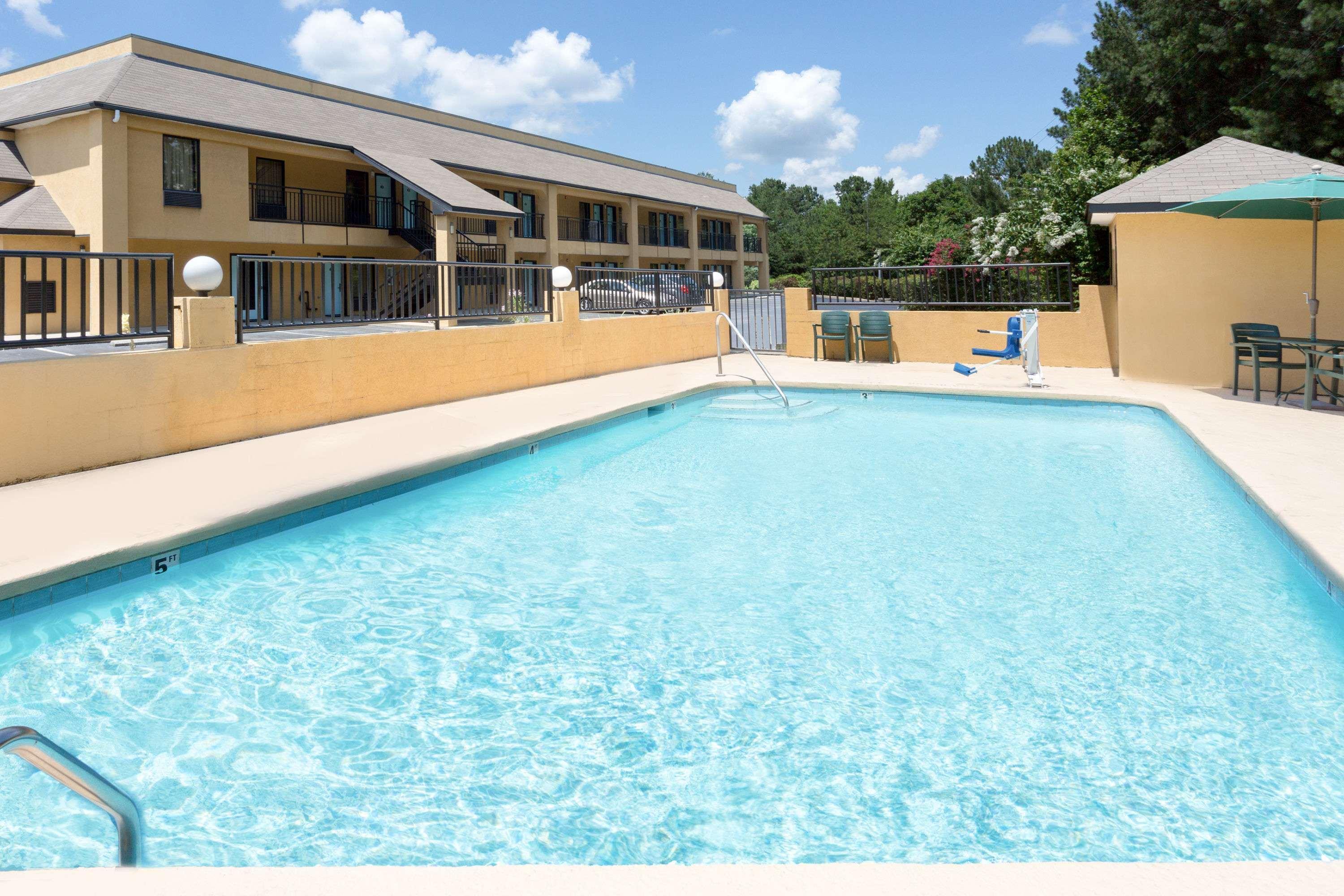 Days Inn By Wyndham Biscoe Exterior photo